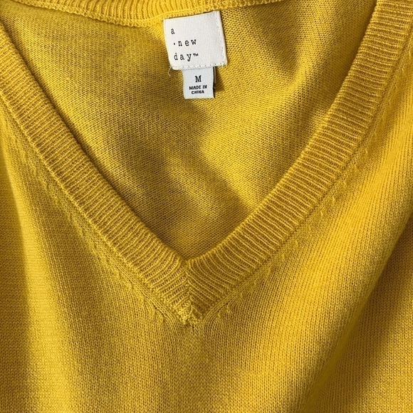 🔥🔥A New Day long sleeve v-neck sweater - Picture 4 of 6